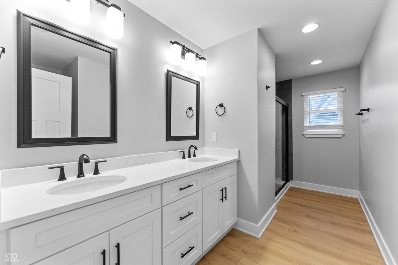 Double vanity primary bath